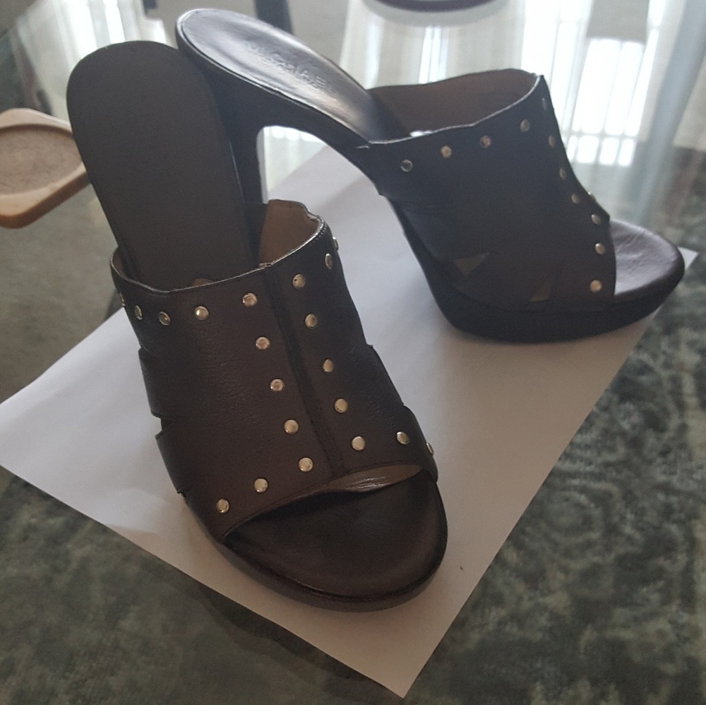 Size 8 Michael kors heels in brown